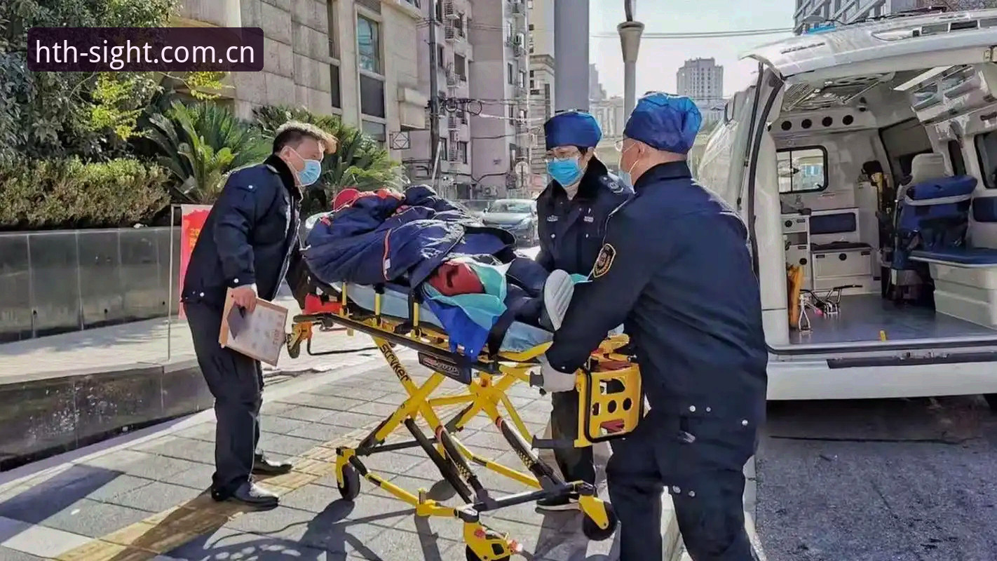 华体会APP下载地址 心脏除颤器的第二次考验:从埃里克森晕倒事件看球场急救必备知识
